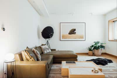  Modern Vacation Home Living Room. Sampson Ave by Cityhome Collective.