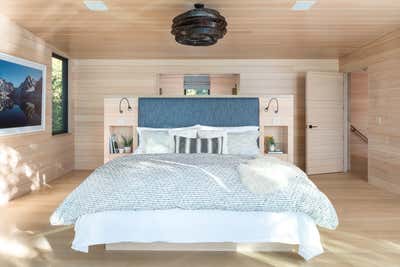  Contemporary Vacation Home Bedroom. Vermont Lake House  by Charlotte Barnes Interior Design & Decoration.
