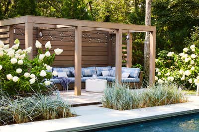 Modern Beach House Patio and Deck. Springs Beach House by Jesse Parris-Lamb.