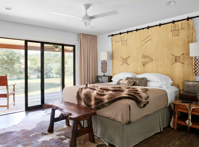  Rustic Vacation Home Bedroom. Ranch Style by Mohon Interiors.