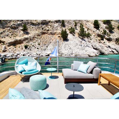  Contemporary Vacation Home Exterior. Alpha boat  by INTERIORES 0503.