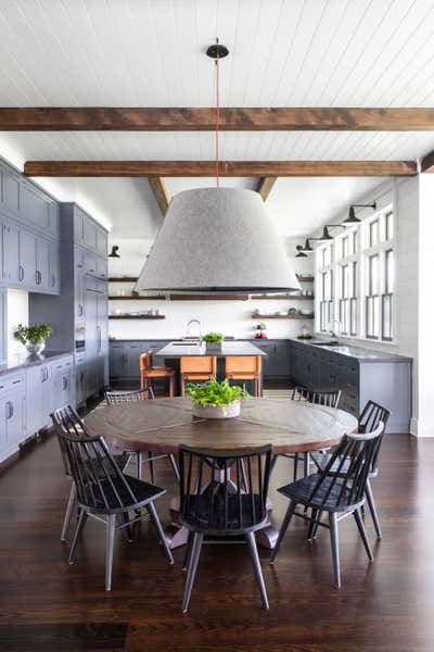  Country Kitchen. Upstate Farmhouse by Chango & Co..