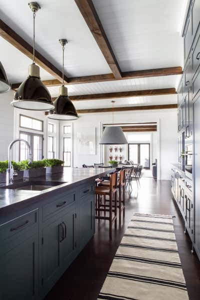  Country Kitchen. Upstate Farmhouse by Chango & Co..