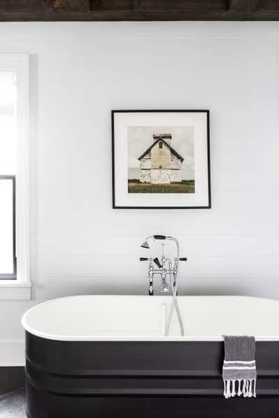  Country Family Home Bathroom. Upstate Farmhouse by Chango & Co..