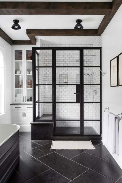  Country Bathroom. Upstate Farmhouse by Chango & Co..