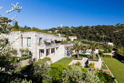 Coastal Exterior. Cannes Home by Collett-Zarzycki Ltd.