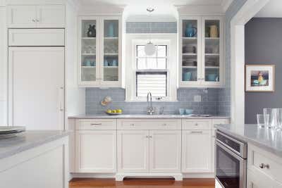 Eclectic Beach House Kitchen. Weekend Cottage by Rosen Kelly Conway Architecture & Design.