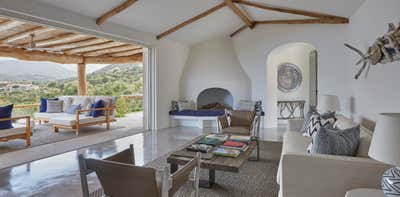  Coastal Vacation Home Living Room. Sardinia by Todhunter Earle Interiors.