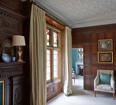  English Country Country House Bedroom. Madresfield Court by Todhunter Earle Interiors.