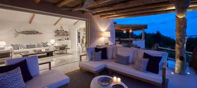 Coastal Vacation Home Patio and Deck. Sardinia by Todhunter Earle Interiors.