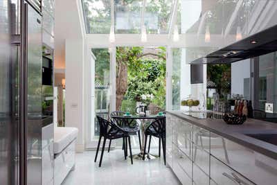  Family Home Kitchen. London Town House by Siobhan Loates Design LTD.