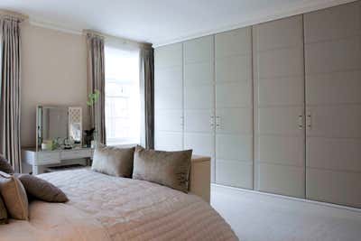  Transitional Family Home Bedroom. London Town House by Siobhan Loates Design LTD.