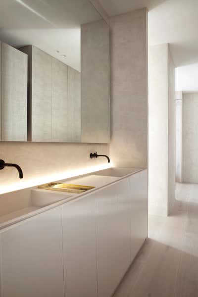  Minimalist Apartment Bathroom. ME25 by OOAA Arquitectura.