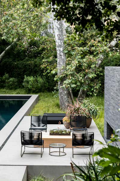  Modern Family Home Patio and Deck. Mandeville Canyon by Marmol Radziner.