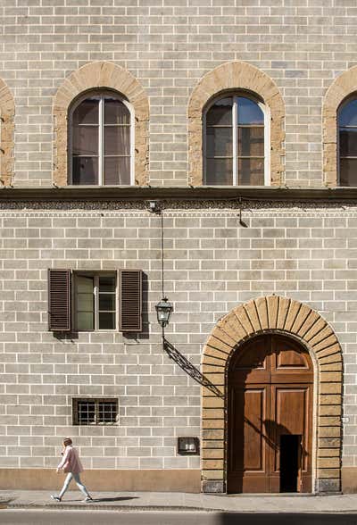Contemporary Apartment Exterior. Sotto le antiche volte by Pelizzari Studio.