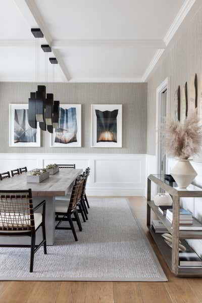Modern Family Home Dining Room. Pacific Palisades, L.A. by Chango & Co..