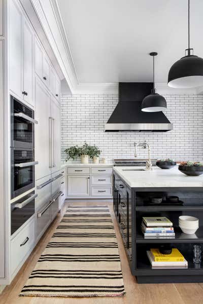  Modern Family Home Kitchen. Pacific Palisades, L.A. by Chango & Co..