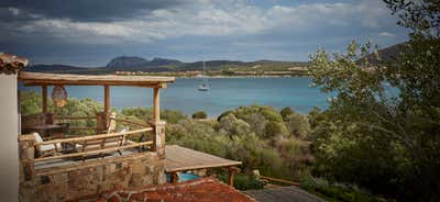  Coastal Vacation Home Patio and Deck. Sardinia by Todhunter Earle Interiors.