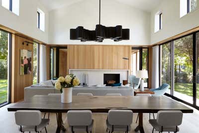  Mid-Century Modern Beach House Dining Room. Amagansett Lanes by Damon Liss Design.