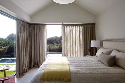  Mid-Century Modern Beach House Bedroom. Amagansett Lanes by Damon Liss Design.