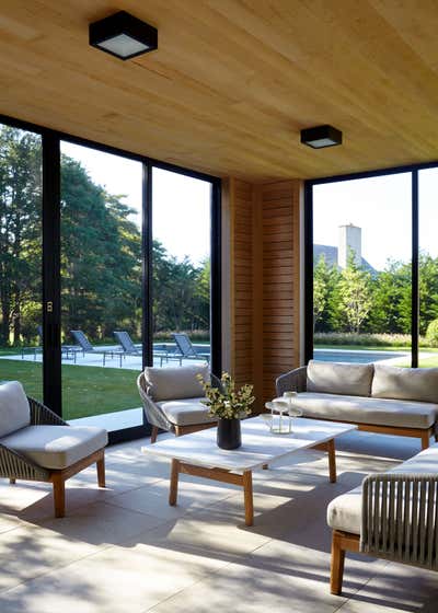  Mid-Century Modern Beach House Patio and Deck. Amagansett Lanes by Damon Liss Design.