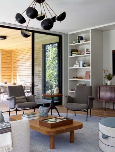  Mid-Century Modern Beach House Living Room. Amagansett Lanes by Damon Liss Design.