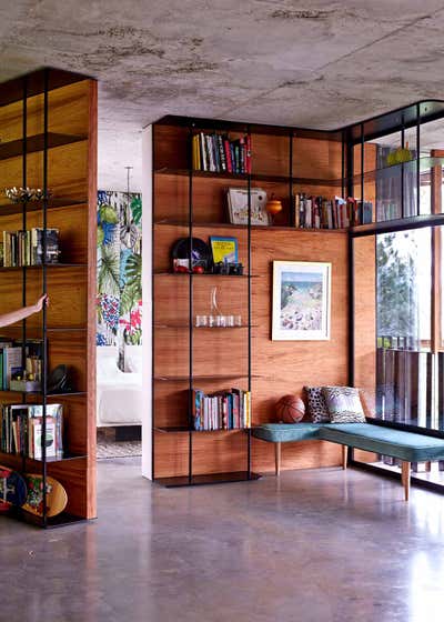  Mid-Century Modern Tropical Family Home Living Room. Planchonella House by Jesse Bennett Studio.