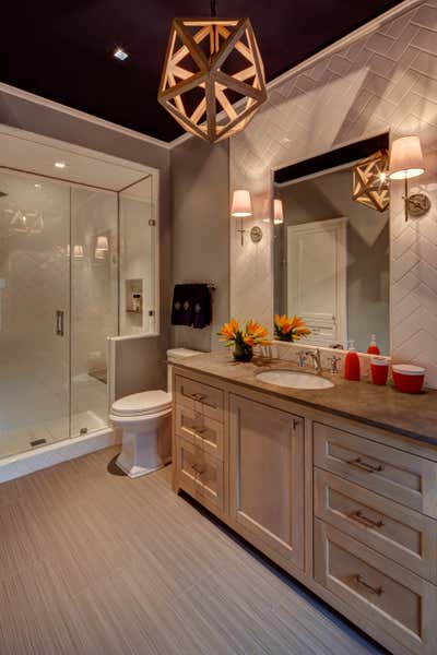  Traditional Family Home Bathroom. Willowick Residence by Laura U Inc..