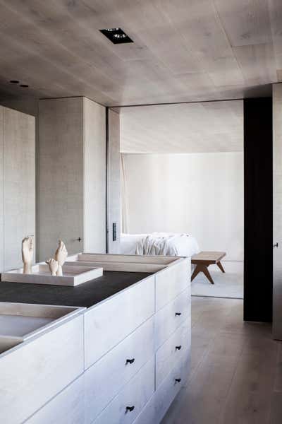  Minimalist Apartment Bedroom. Alcázar de Toledo by OOAA Arquitectura.
