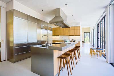  Contemporary Minimalist Beach House Kitchen. Maison Meadowlark by Studio Zung.