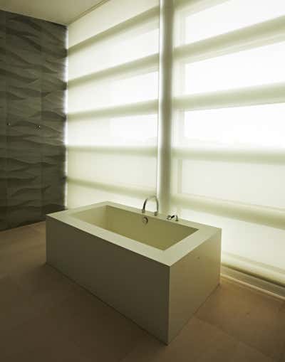  Minimalist Beach House Bathroom. Maison Meadowlark by Studio Zung.