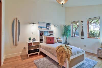 Contemporary Vacation Home Children's Room. Scenic Street House by Compass ReDesign.