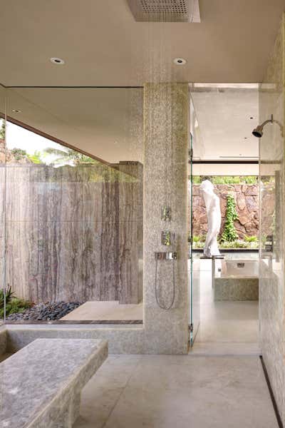  Modern Beach House Bathroom. Honolulu by David Desmond, Inc..