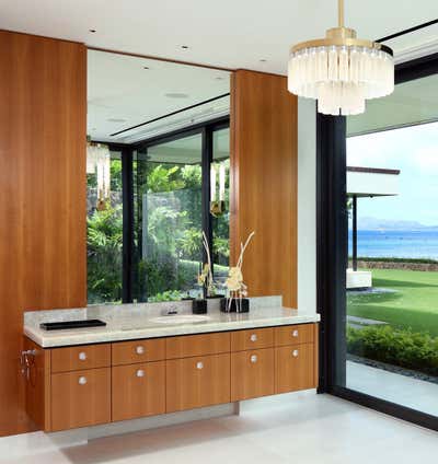  Modern Beach House Bathroom. Honolulu by David Desmond, Inc..