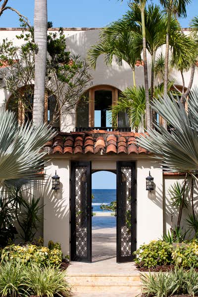 Contemporary Vacation Home Exterior. Su Casa Dorado Beach  by Champalimaud.