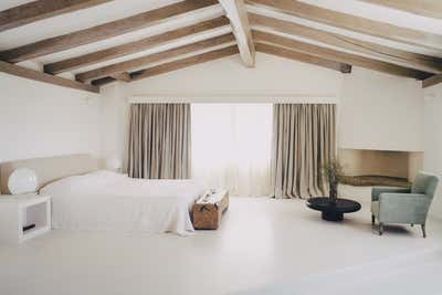  Organic Country House Bedroom. Es Cubells  by Hollie Bowden.