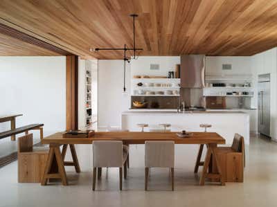  Contemporary Beach House Dining Room. House in Florida by 1100 Architect.