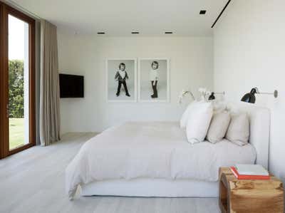  Contemporary Beach House Bedroom. House in Florida by 1100 Architect.