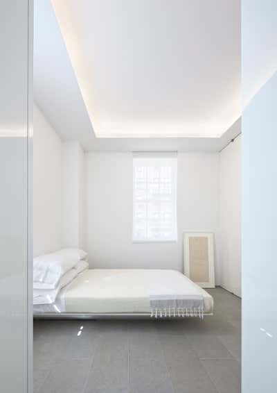  Minimalist Apartment Bedroom. Manhattan Triplex by 1100 Architect.