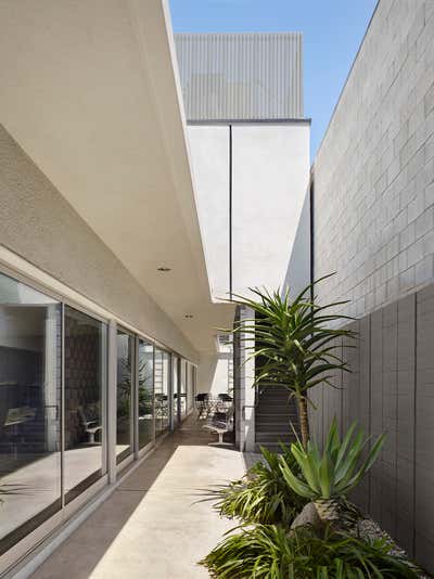  Mid-Century Modern Office Exterior. Brand New School - Los Angeles Office by 1100 Architect.