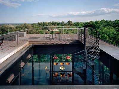 Modern Country House Patio and Deck. Water Mill Houses by 1100 Architect.