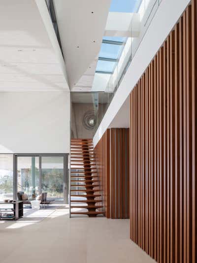 Modern Beach House Entry and Hall. Long Island House by 1100 Architect.