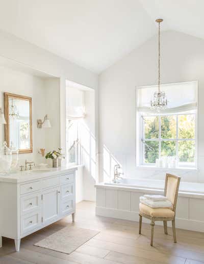  Farmhouse Country House Bathroom. Atherton Home by Giannetti Home.