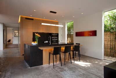  Contemporary Family Home Kitchen. Venice Residence by RIOS.
