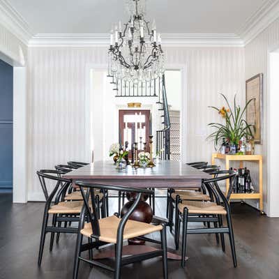  Transitional Family Home Dining Room. River Oaks Residence by Laura U Inc..