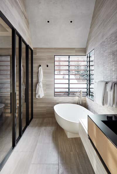 Modern Vacation Home Bathroom. West End Retreat by Workshop APD.