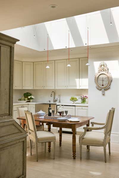  Traditional Family Home Kitchen. Beltway Beauty by Solis Betancourt & Sherrill.