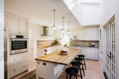  Farmhouse Vacation Home Kitchen. North Fork Renovation by Elskaworks Inc..