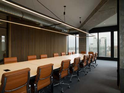  Modern Industrial Office Meeting Room. Office by Clive Lonstein.