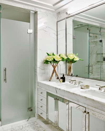  Art Deco Apartment Bathroom. Photography Collector's Pied-à-Terre by TORREY.